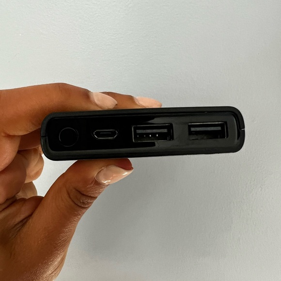 Insignia portable charger - Picture 5 of 5